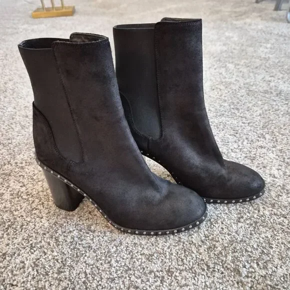 Rag & Bone Black Suede Studded Chelsea Ankle Boots Size 38.5 / 8.5 - Picture 3 of 6